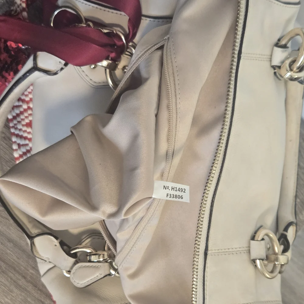 Coach White Leather Purse - Picture 14 of 16